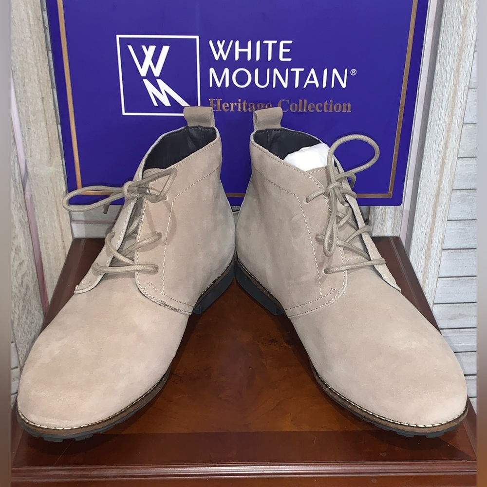 NWT NIB White Mountain Shoes Heritage Collection Lace Up Booties